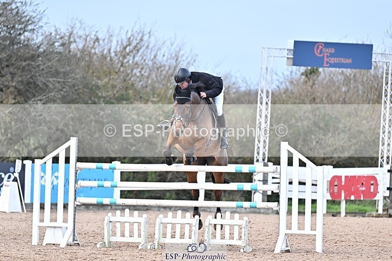 251126-133042-00585 - Cls 5 Foxhunter and 1.20m