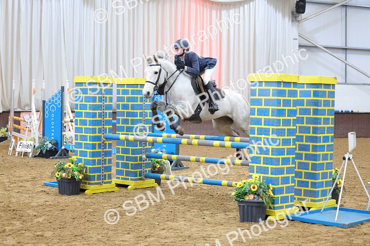 SBM_008380 - Class 21 - Nupafeed Supplements Senior Discovery/ 1m Open - First Round (1.00m)