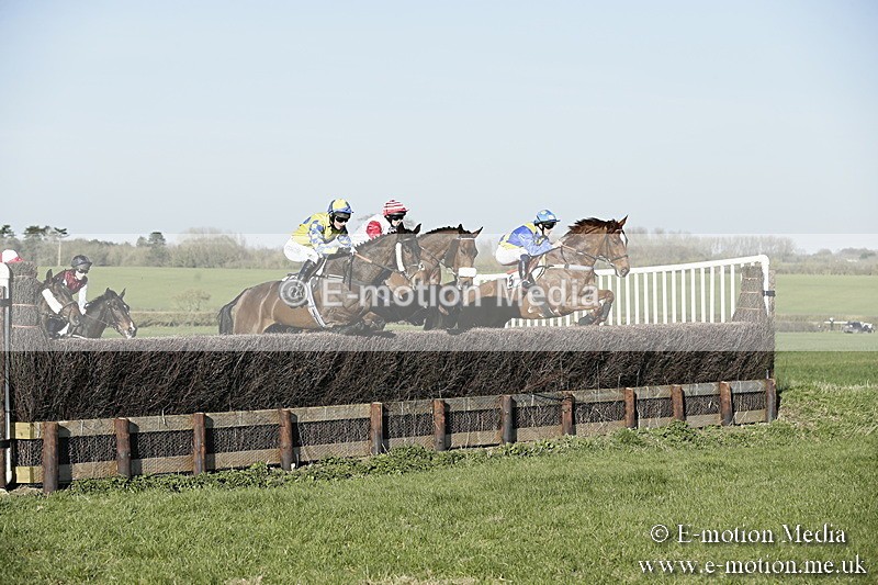 PtP 250317 453 - V.W.H. Hunt Point-to-Point Siddington 25/03/17