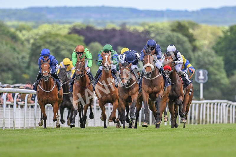 290524-Race 2-Powdering-6230 - Race 2