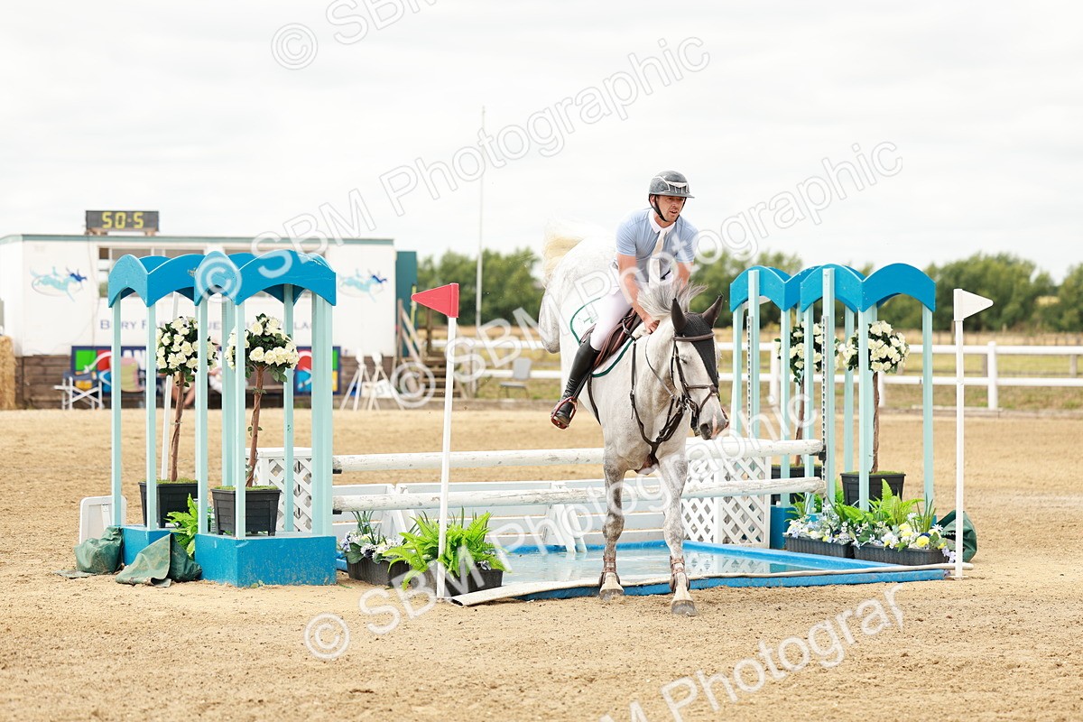 SBM_018241 - Class 21 - Senior Newcomers Championship 2d Rd