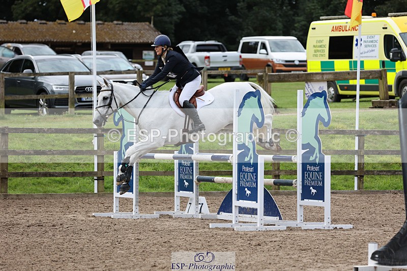 240804-114448-12794 - 455-Nicola_Horsley-Gubbins-RATHNAGREW_GREY_TEX