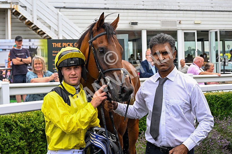 040826-Race 1-Waakabb-3156 - Race 1 14.15pm Army Benevolent Fund/EBF Novice Stakes