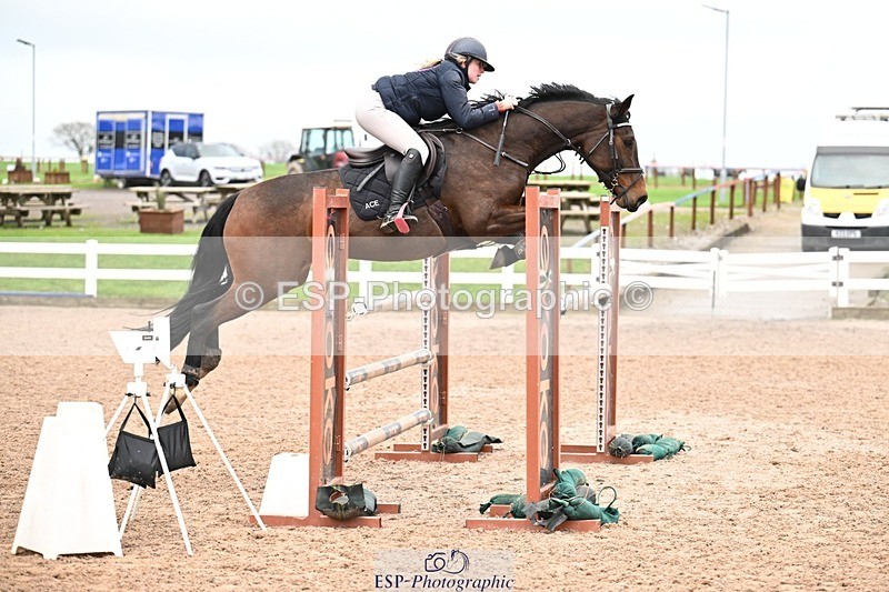 251206-134405-01168 - Cls 13 Snr Foxhunter and 1.20m