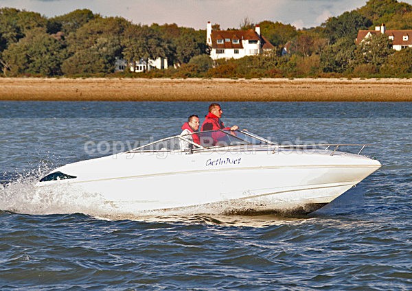 101023 GETINWET IMG_0075 - Motorboats - Open