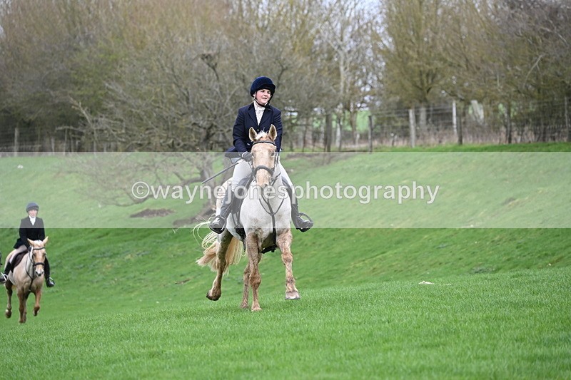 WJ6_9322 - Line Three