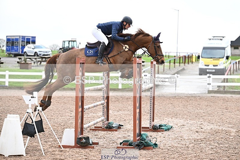 251206-134641-01178 - Cls 13 Snr Foxhunter and 1.20m