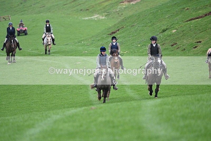 WJ6_9309 - Line Three