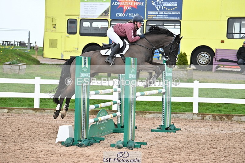 240225A-121451-05147 - Cls 21 Newcomers and 1.10m Open