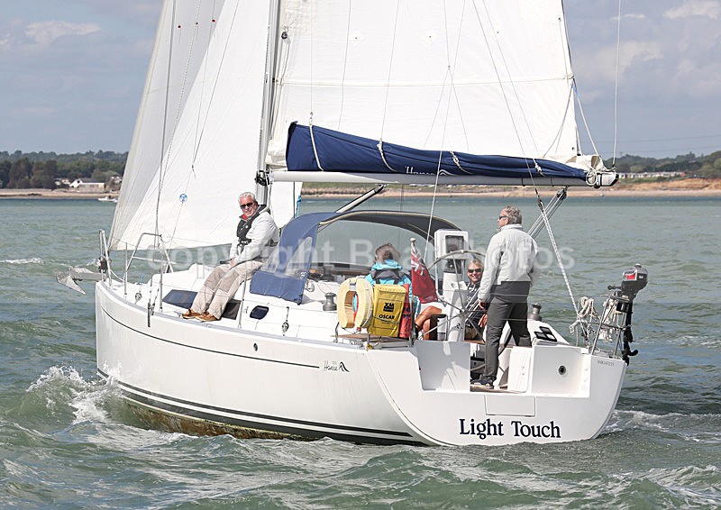 140525 LIGHT TOUCH GBR2015L HANSE 320 WT7A2085 - Sailboats - monohull