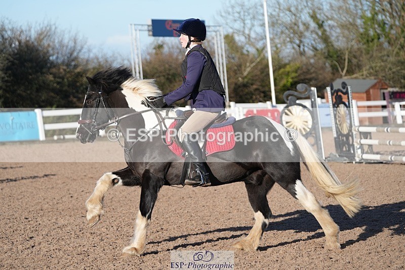 251130-105159-01011 - Cls 4 Pony Brit Nov & 80cm Open