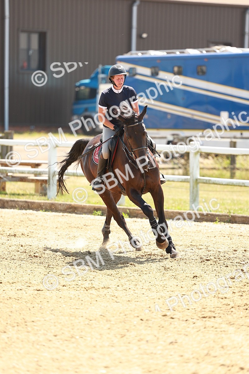 SBM_001541 - Class 4 - Senior Newcomers - 1.10m