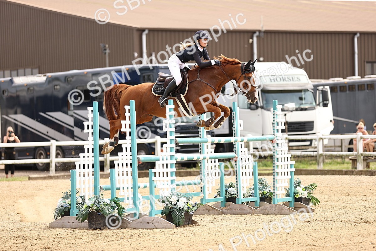 SBM_002011 - Class 16 - GFS Senior Newcomers 1.25m