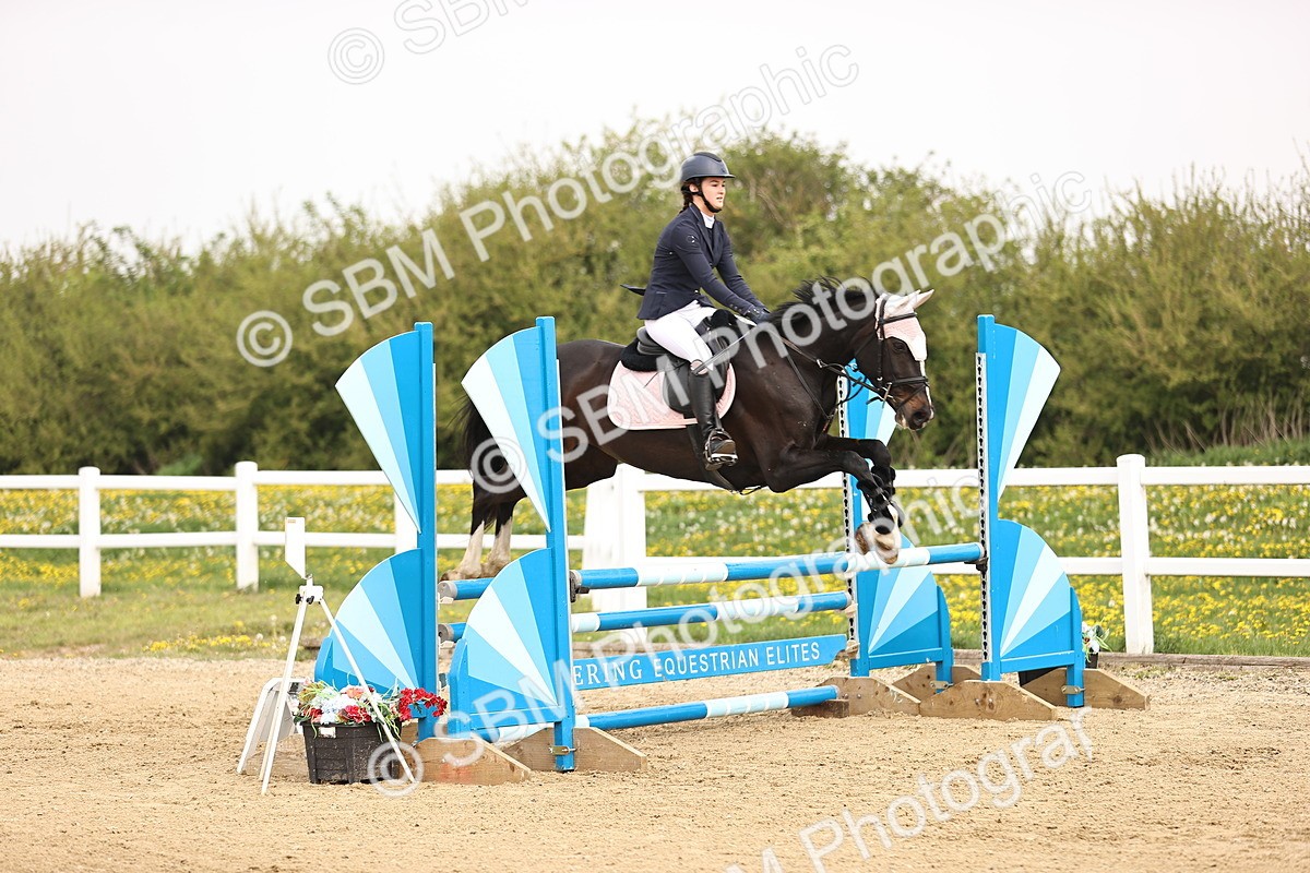 - Class 15 - Senior British novice - 90cm