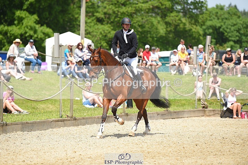 230528-123300-15751 - 365-BWE_NEWTON_DE_JASPER-Adam_Harvey-SUNTrotUp+SJ