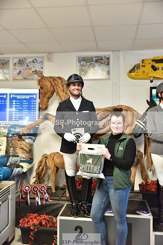 250214-153736-02610 - Freestyle Medium Gold Presentations