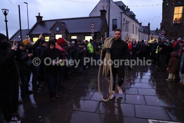 DAD_2045 - Stromness Yule Log Pull