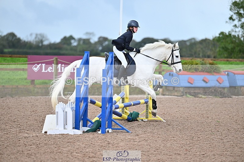 231029A-094053-02479 - 60cm Club and Schools