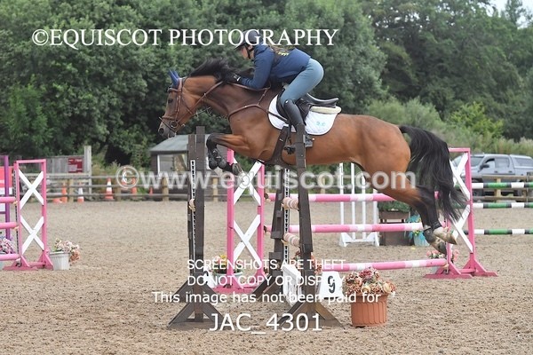 JAC_4301 - CLASS 7 Senior Foxhunter/ 1.20m Open