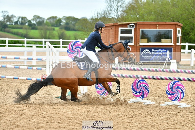 230507A-121505-07680 - Cls 42 95cm Amateur Quali