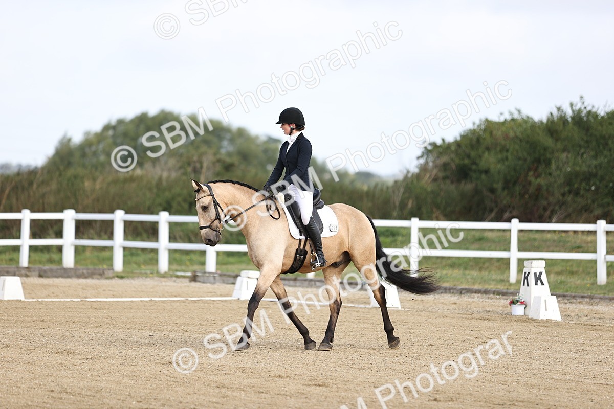 SBM_015301 - Class 14 - Novice 23 - 9.05-10.08