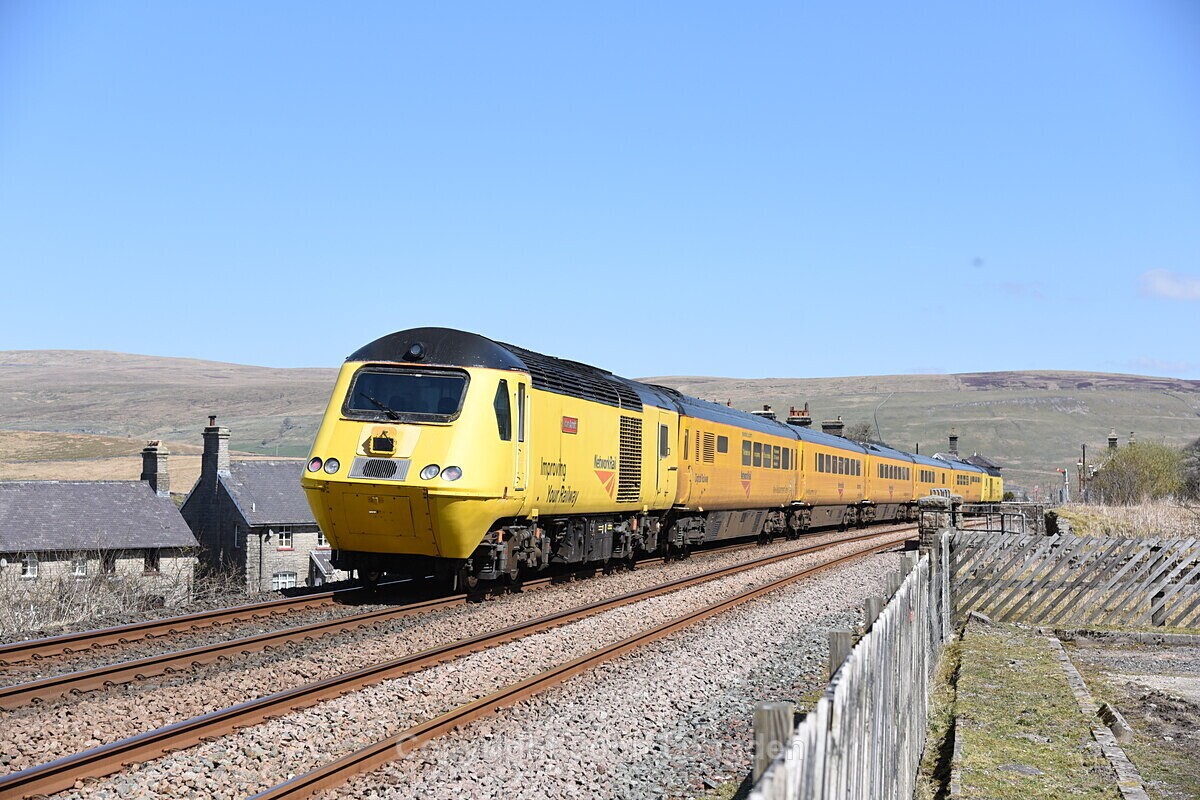 JL - 19.4.20 43062 'John Armitt' & 43014 Derby - Heaton, Garsdale - Garsdale