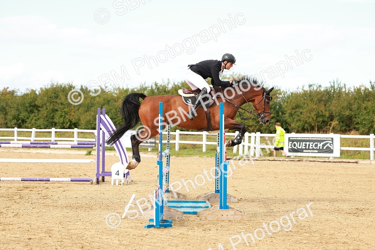 SBM_001682 - Class 4 - Senior Newcomers - 1.10m