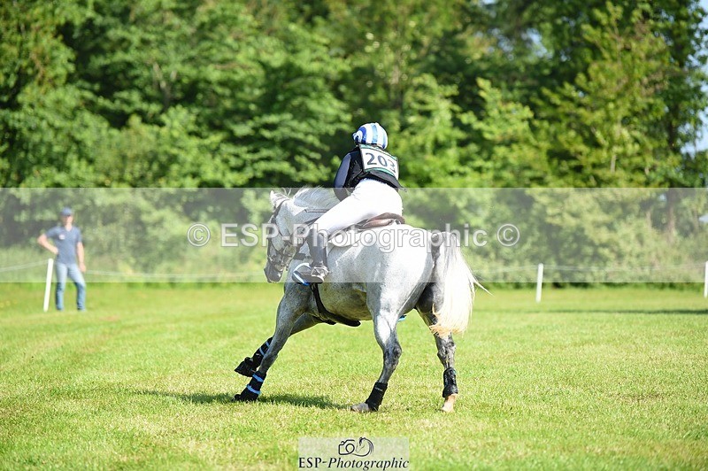 230527-094548-08414 - 203-DHI_CHILLI_START-Sophie_Hodgson-XC