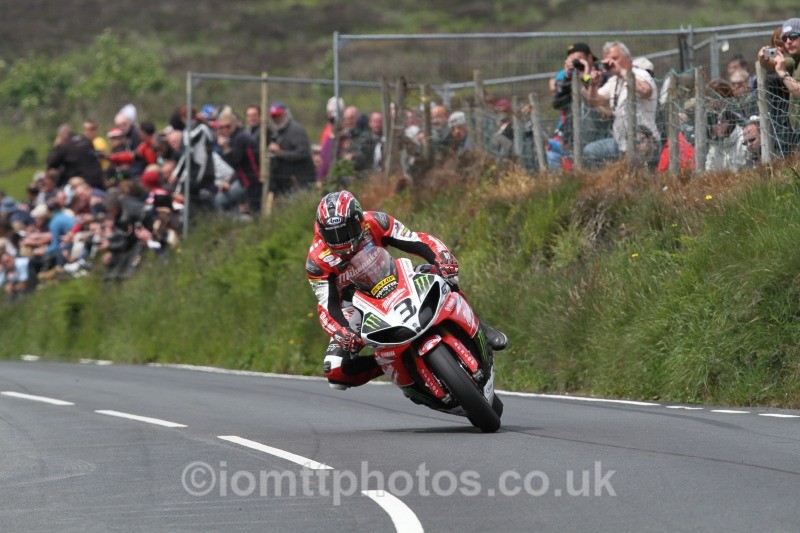 Ian Hutchinson Yamaha / Milwaukee Yamaha - Pokerstars Senior TT