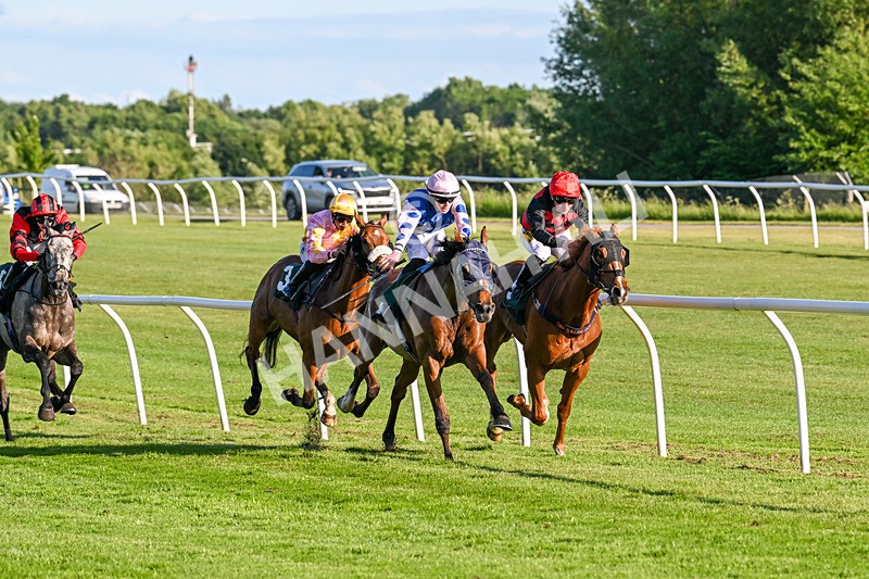 300525-Race 3-Star Legend-7431 - Race 3