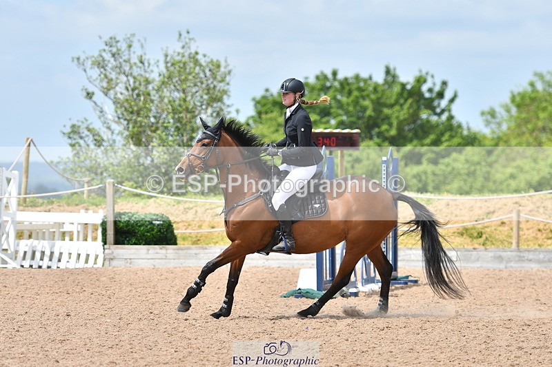 240609A-113905-04661 - Cls 17 Snr 1.05m Open