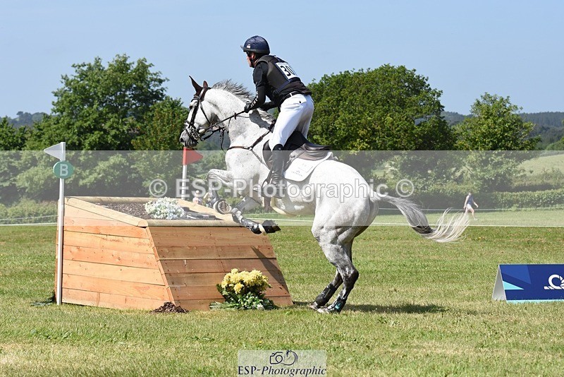 230527-110740-08797 - 302-EN_TARO_DES_VERNIER-Oliver_Townend-XC