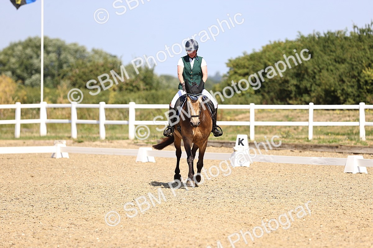 SBM_009493 - Novice 5 - 9.50-10.53