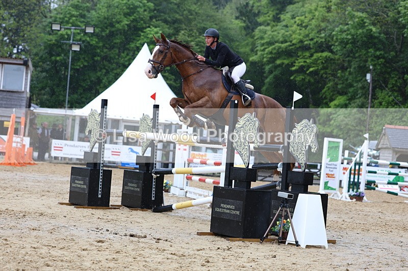 3E7A7560 - Class 9: Senior 1.30m open