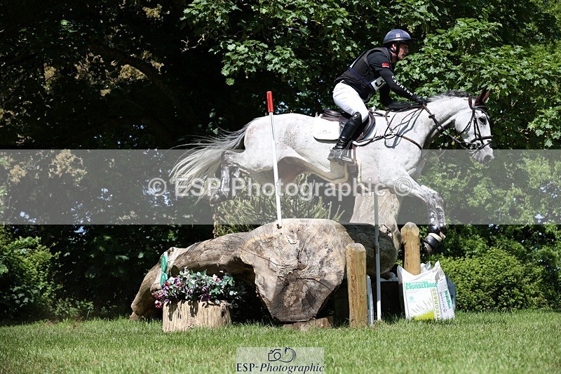 230527-110736-08940 - 302-EN_TARO_DES_VERNIER-Oliver_Townend-XC