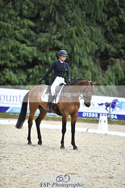 230525-131838-02139 - 115-RNH_ULTIMATE-Harriet_Wright-WEDTrotUp+DR