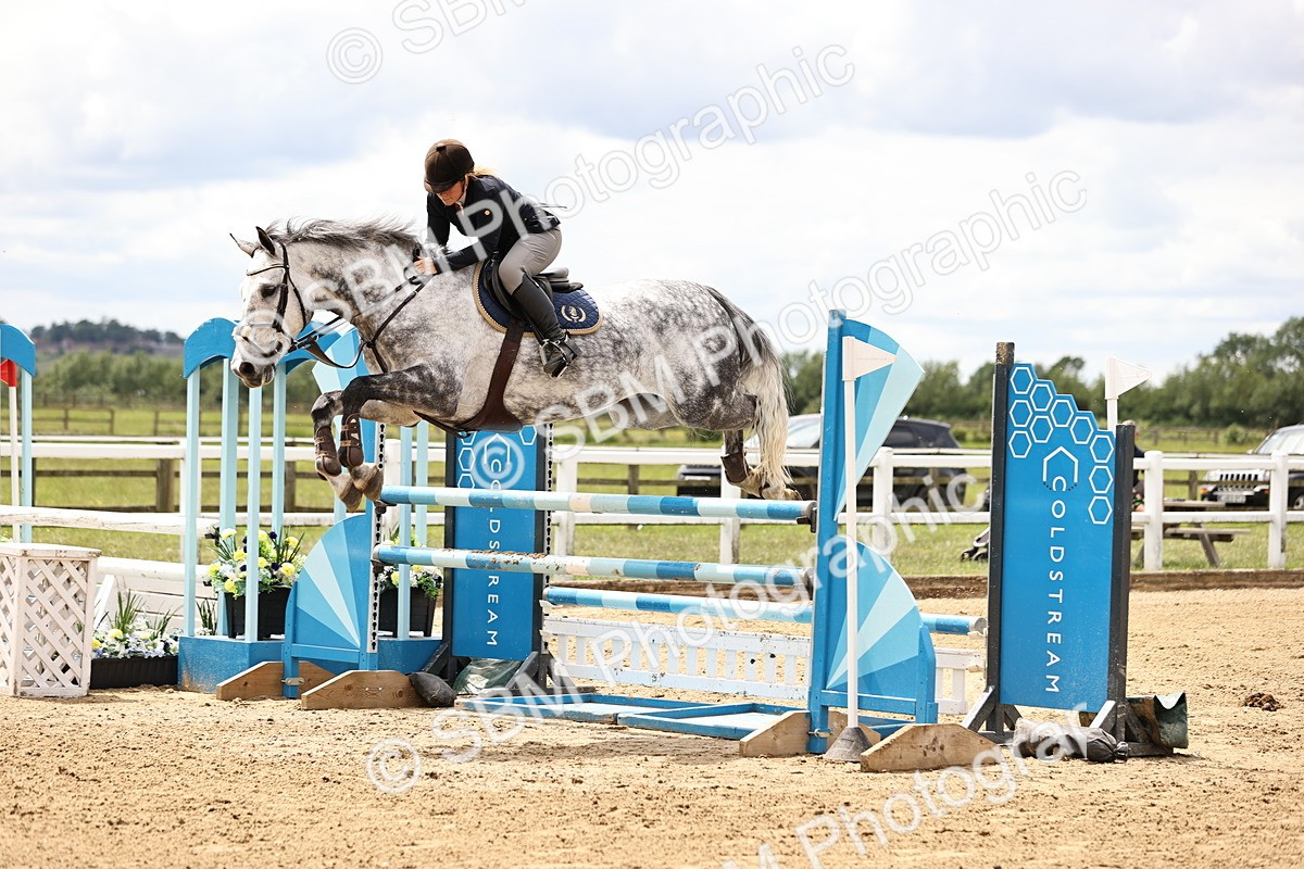 SBM_003037 - Class 11 - Senior Newcomers - 1.10m