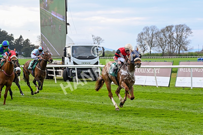 220425-Race 1-Kats Bob-8646 - Race 1