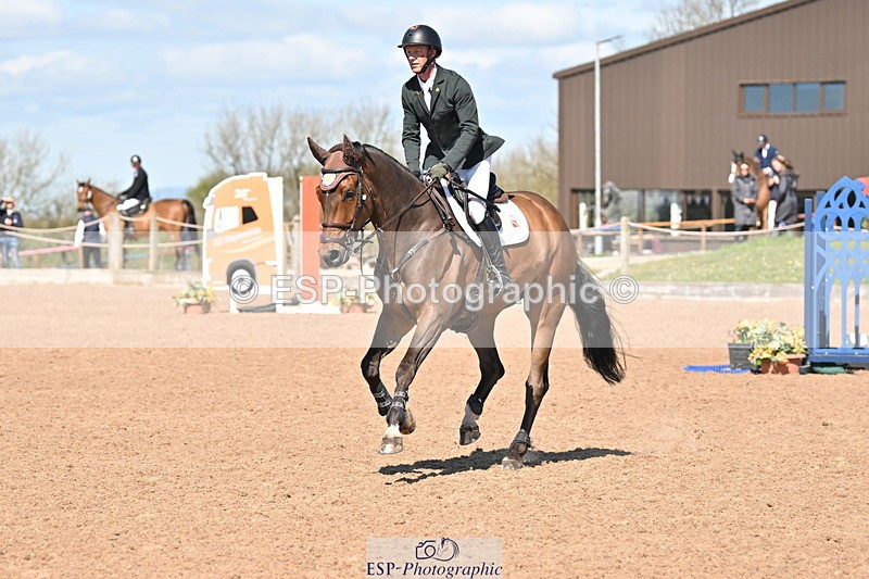 240418A-115947-02758 - Cls 5, 2 Star Medium Tour 1.35m