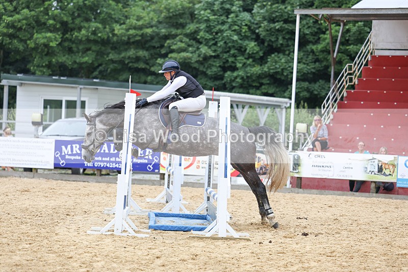 3E7A6475 - Class 8: Senior Newcomers/1.10m open