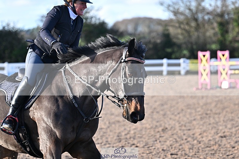 251203-125333-00569 - Cls 4 Newcomers and 1.10m Open