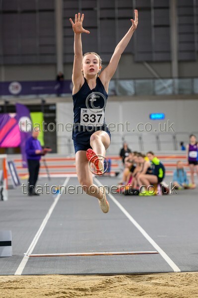 AgeInd25SAT-917573 - Field Female