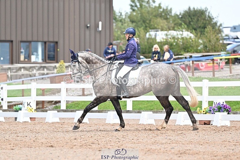 250907-133510-08536 - 008-Caroline.LynchHio.Easter.Rose