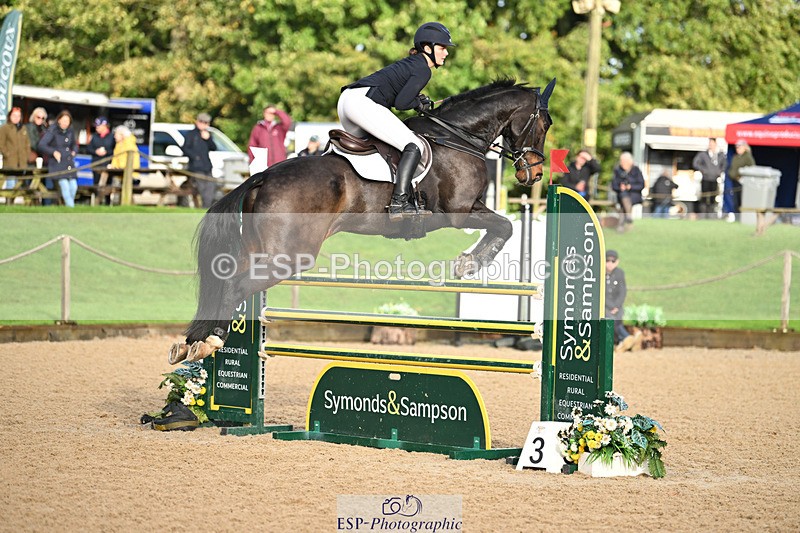 241025-100244-05280 - 130-Imogen.White-BE.TOUCHABLE