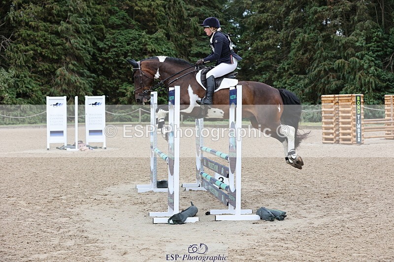 250803A-153840-15854 - Q-758-Caroline.Hutchens-CLOGORROWS.SOCKY