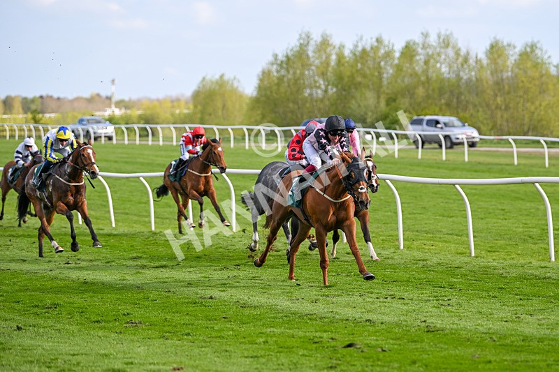 240424-Race 7-Fly Pass-8544 - Race 7