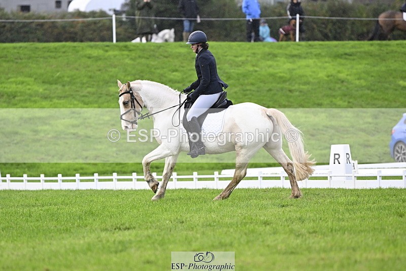 251023A-134041-04126 - D-324-Clare.Pascoe