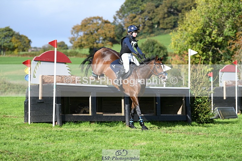 251024A-131425-11960 - B-160-Phoebe.Woods