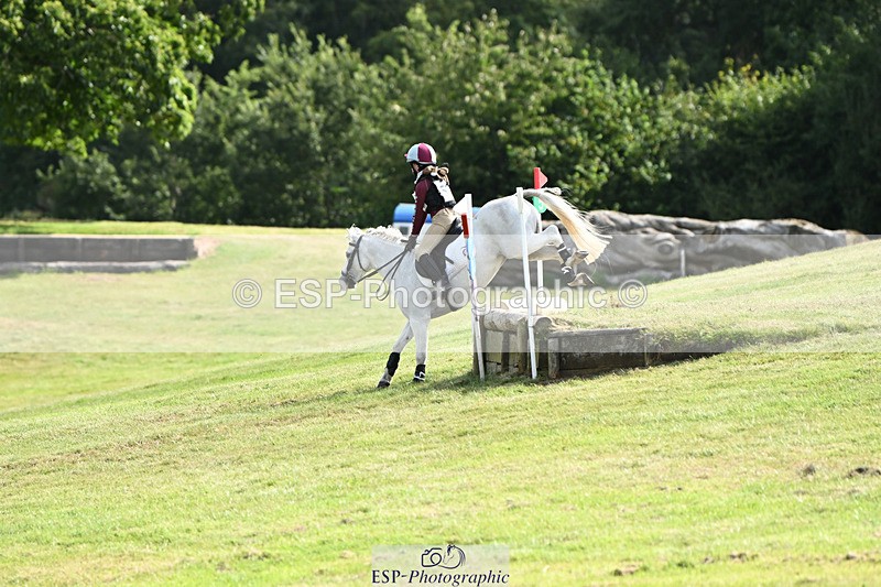 240825X-112506-32024 - 70cm XC 11.00 to 12.00