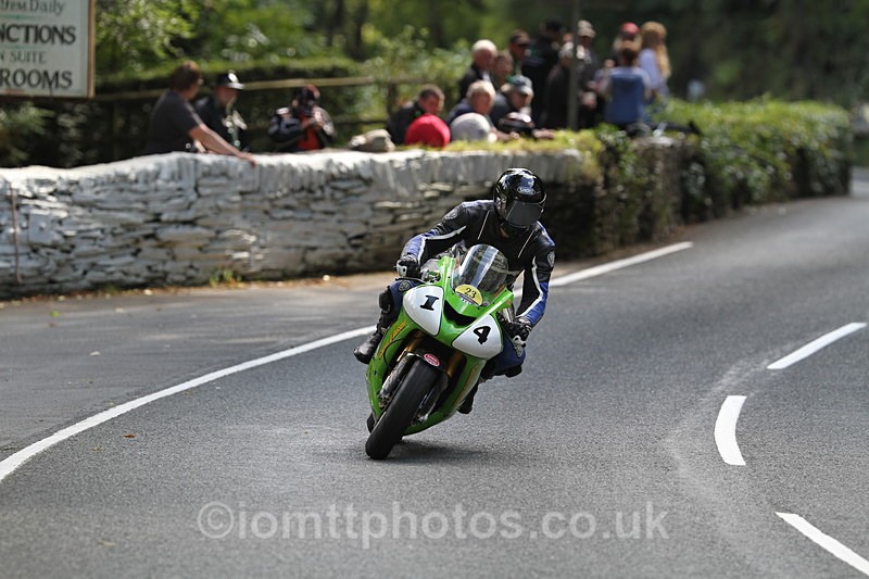 FOM_1017 - Classic TT Lap of honour